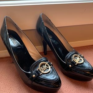 MICHAEL Michael Kors black patent heel